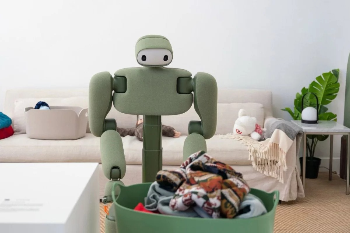 Weave Robotics Opens Pre-Orders for Isaac 1 Home Robot: The USD8,000 Bet on Household Automation