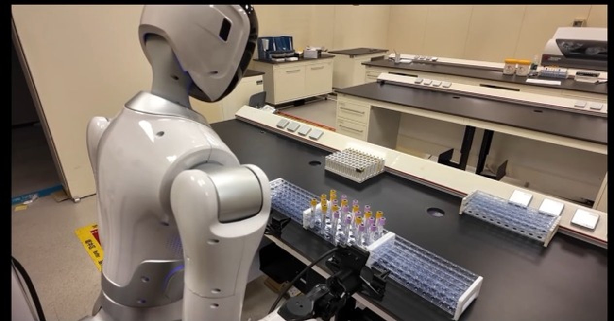 China's Hospitals Are Becoming Robot Training Grounds, Starting With the Pharmacy Shelf