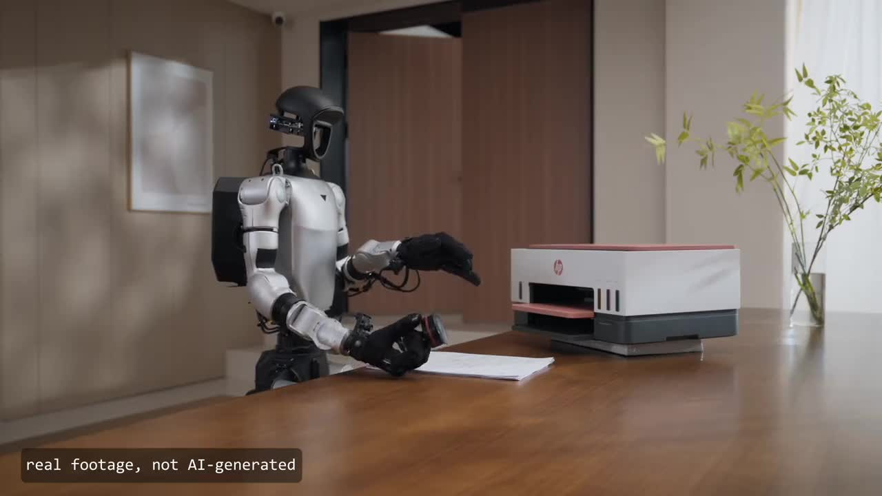 Current Robotics' Curr-0: The Single Policy That Lets Humanoid Robots Walk and Work at the Same Time