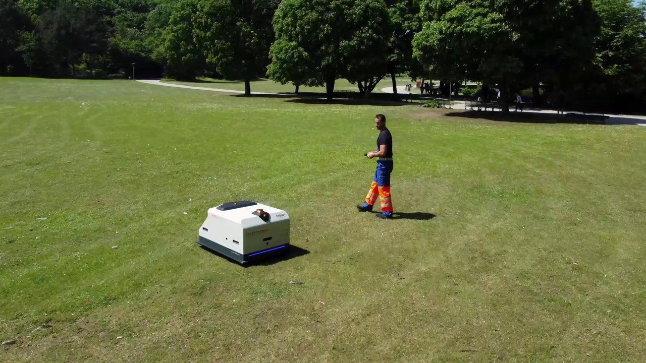 Angsa Trash-Picking Robot