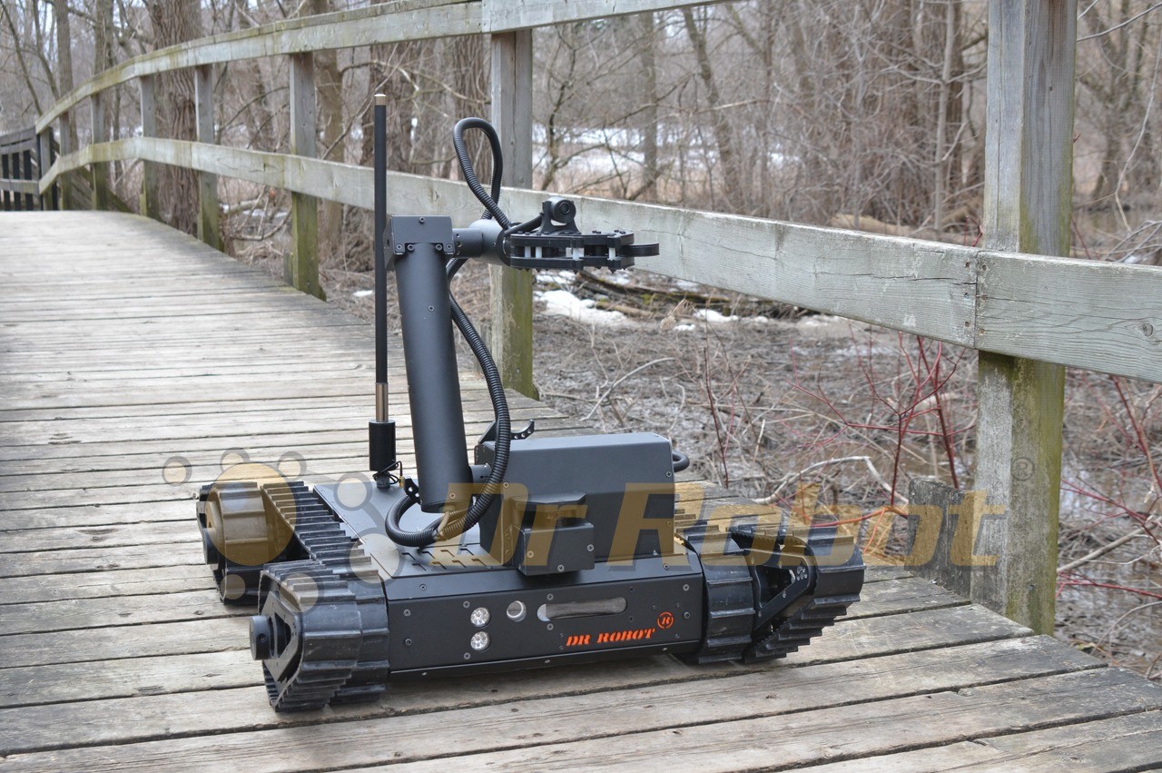 Jaguar V4 with Manipulator Arm