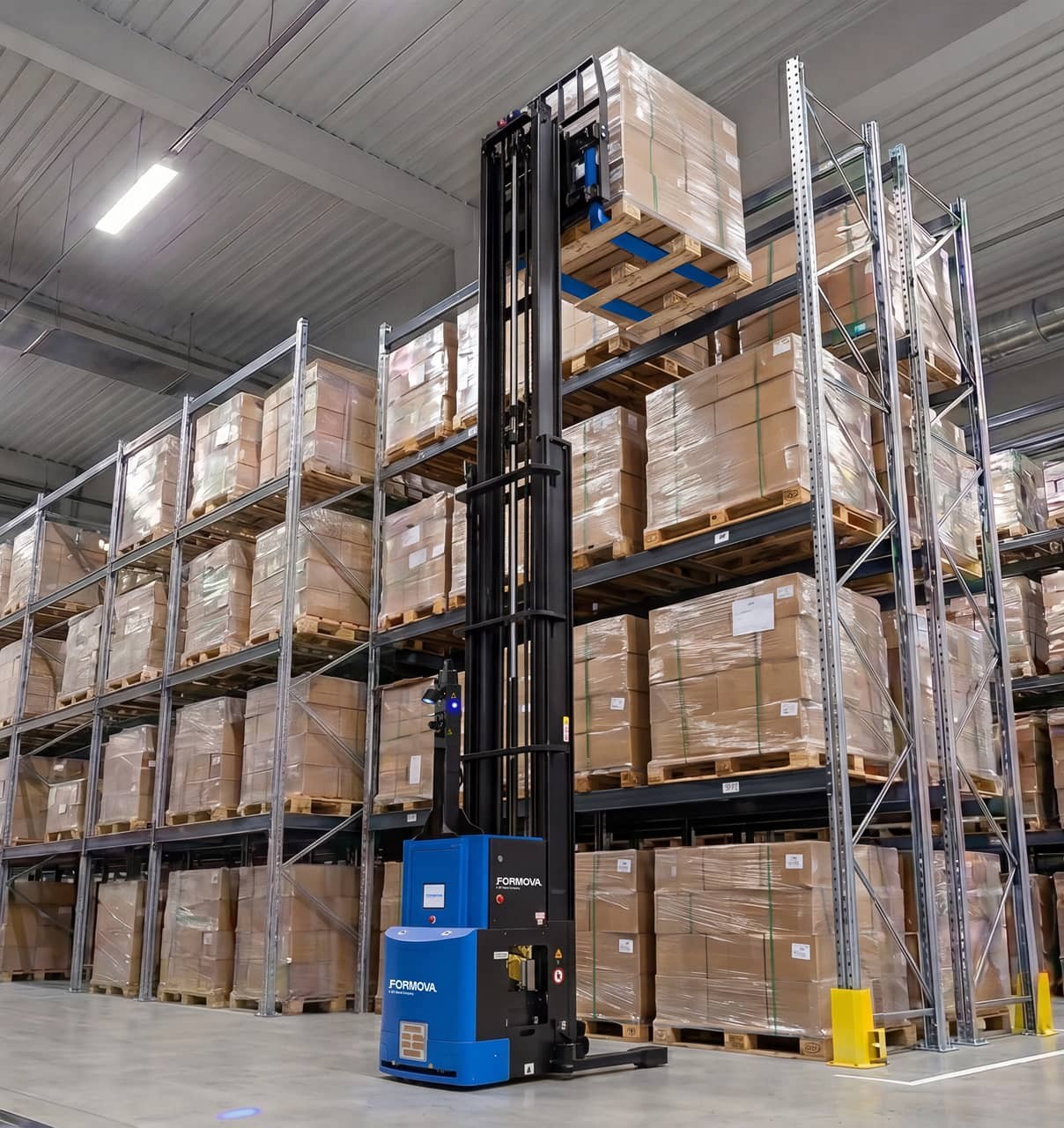 Reach AGV