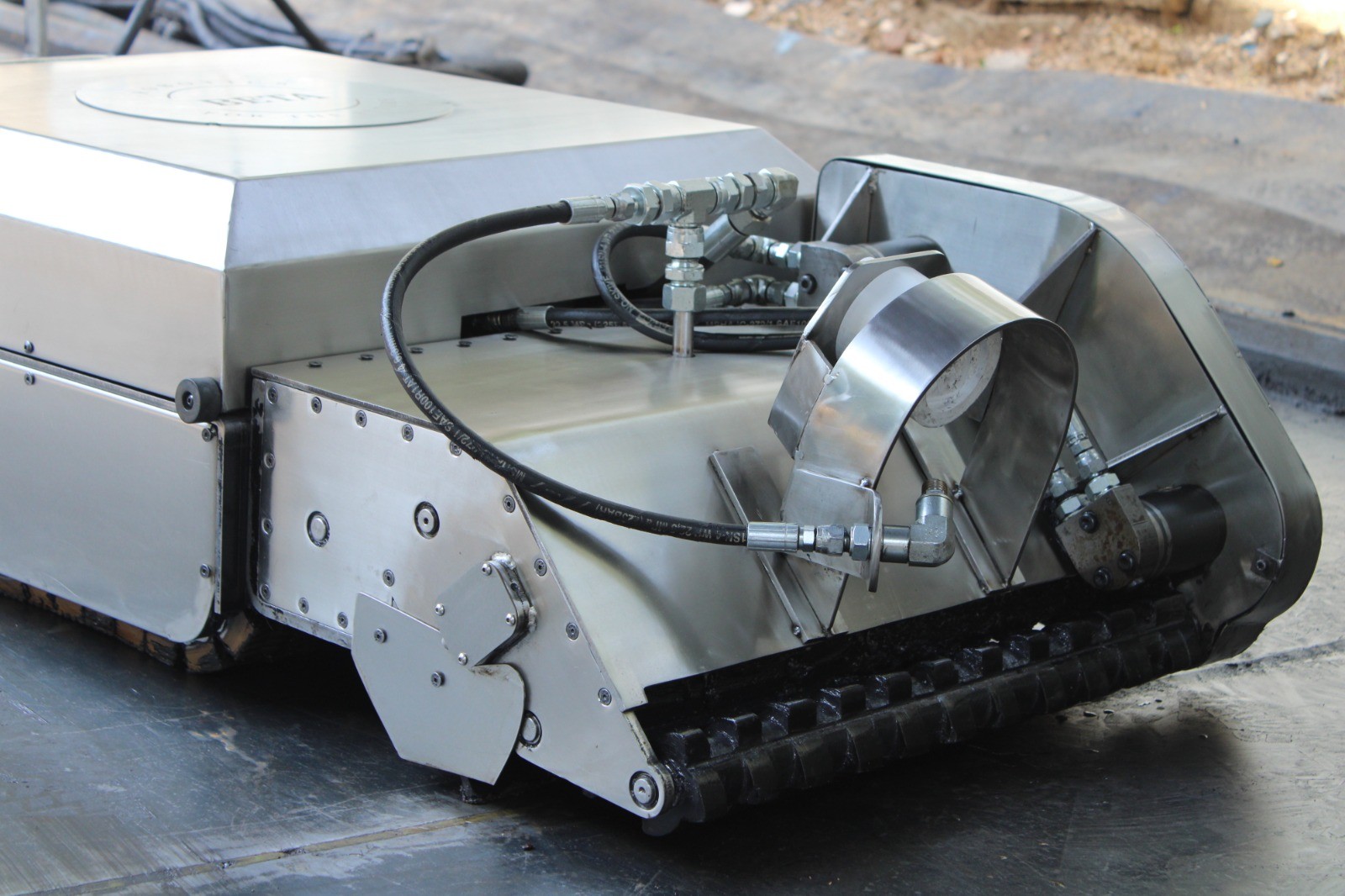 Crude Oil Sludge Cleaning Robot