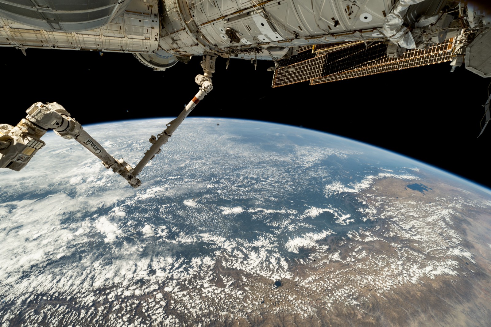 MDA Canadarm2