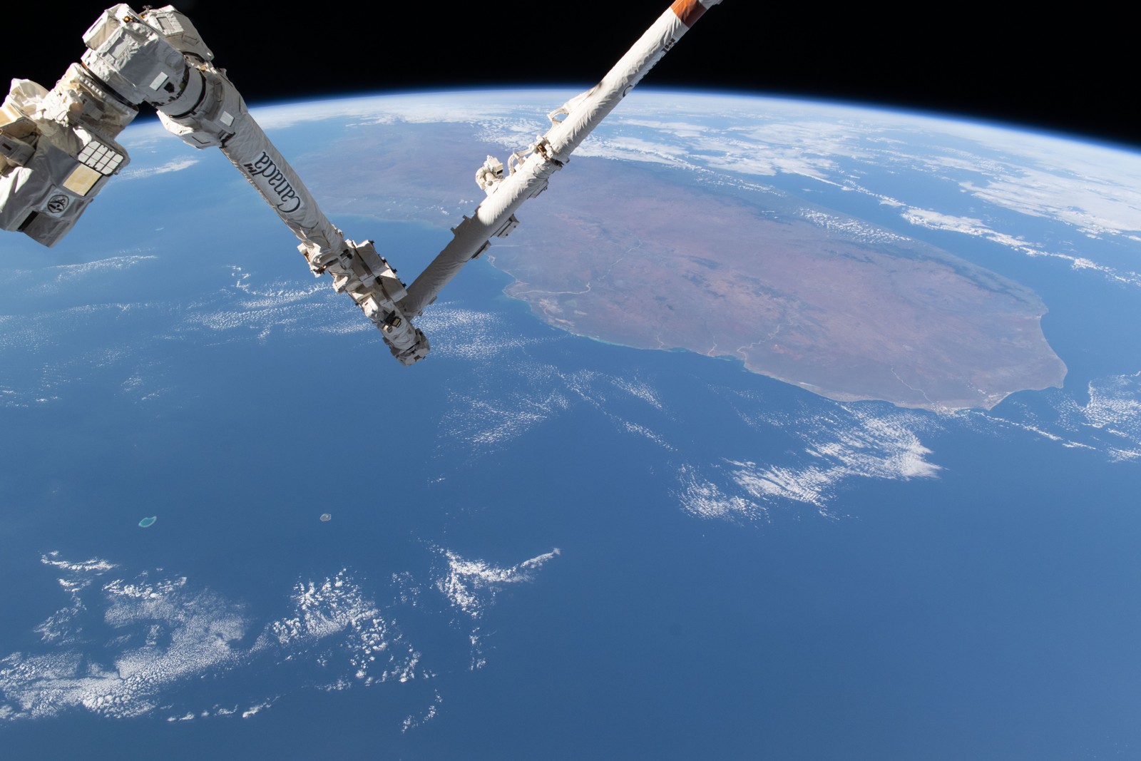 MDA Canadarm2