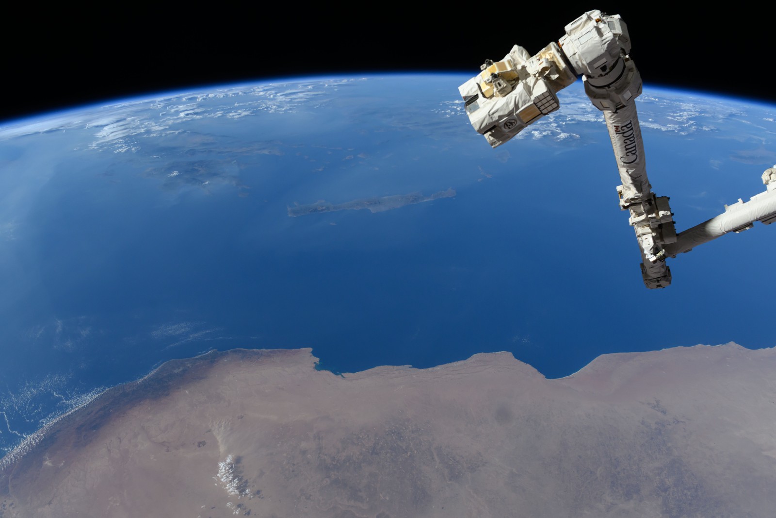 MDA Canadarm2