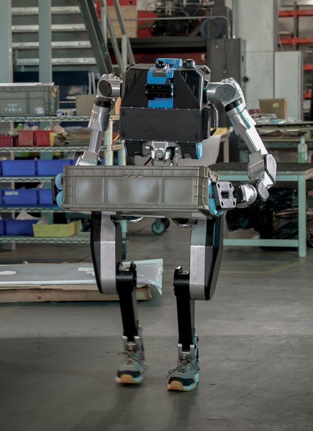 Noble Machines Moby