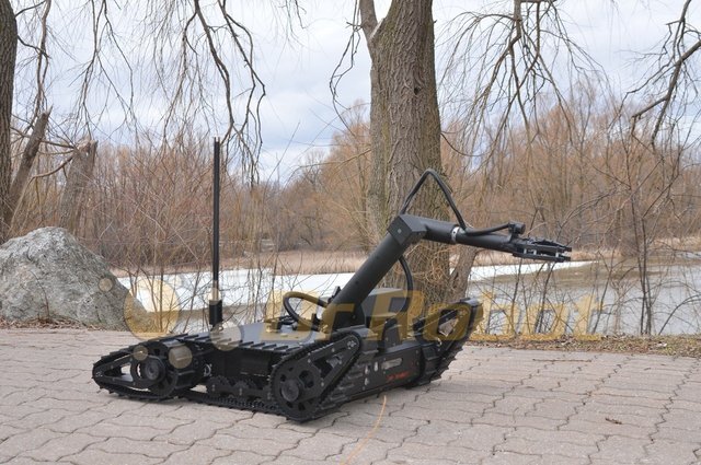 Jaguar V4 with Manipulator Arm