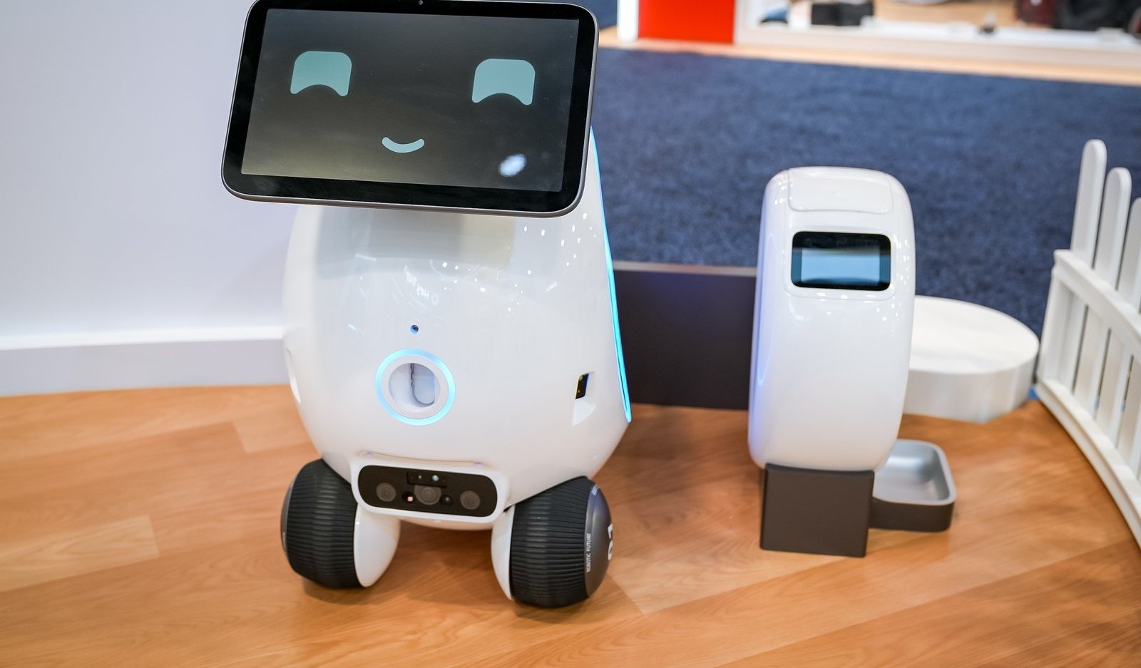 Aura robot