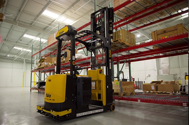 Yale Relay MO030CR Automated Counterbalanced Stacker