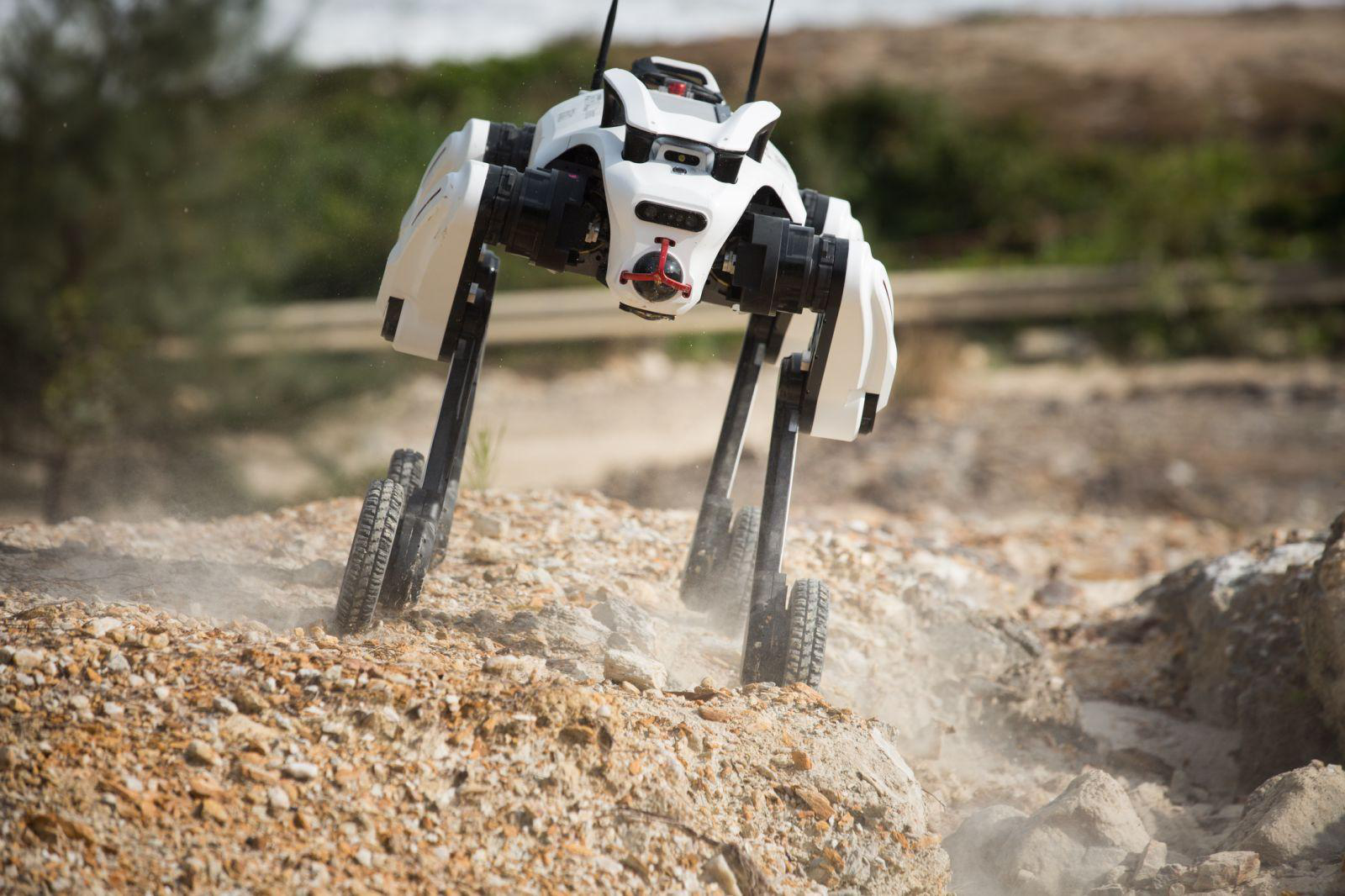 Hypertron T01 robot
