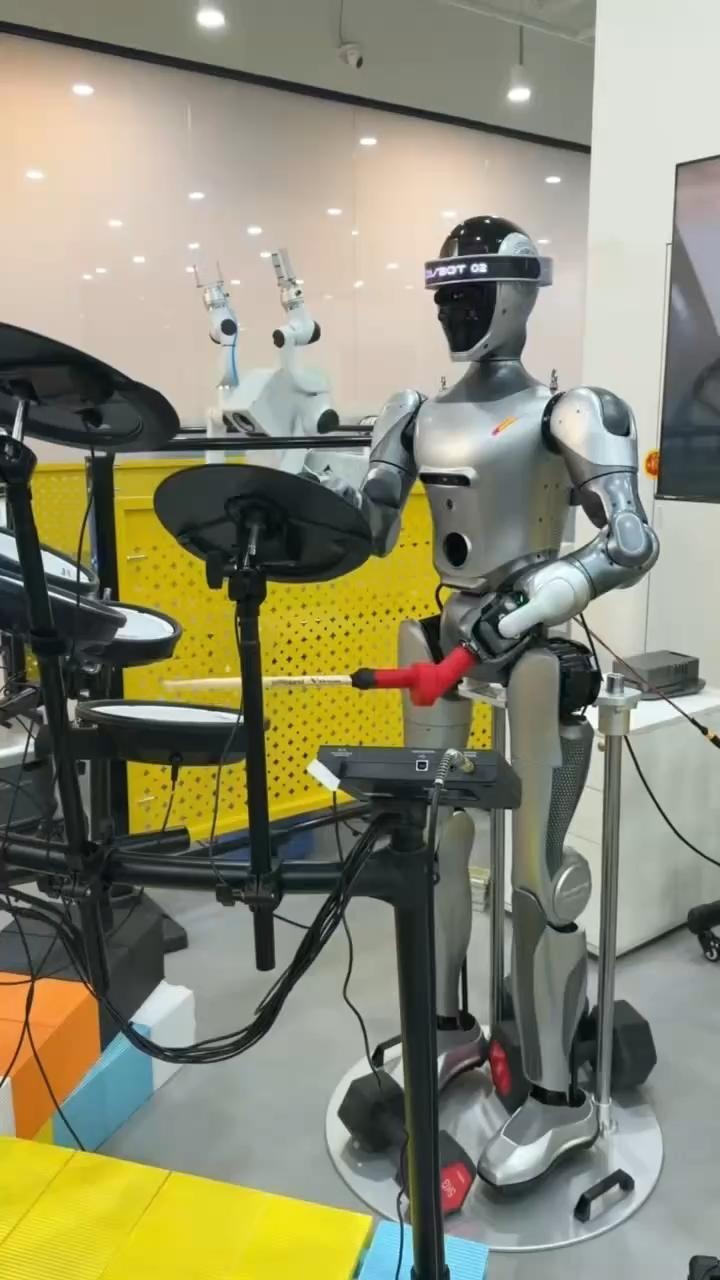 CASBOT METAL BEATS