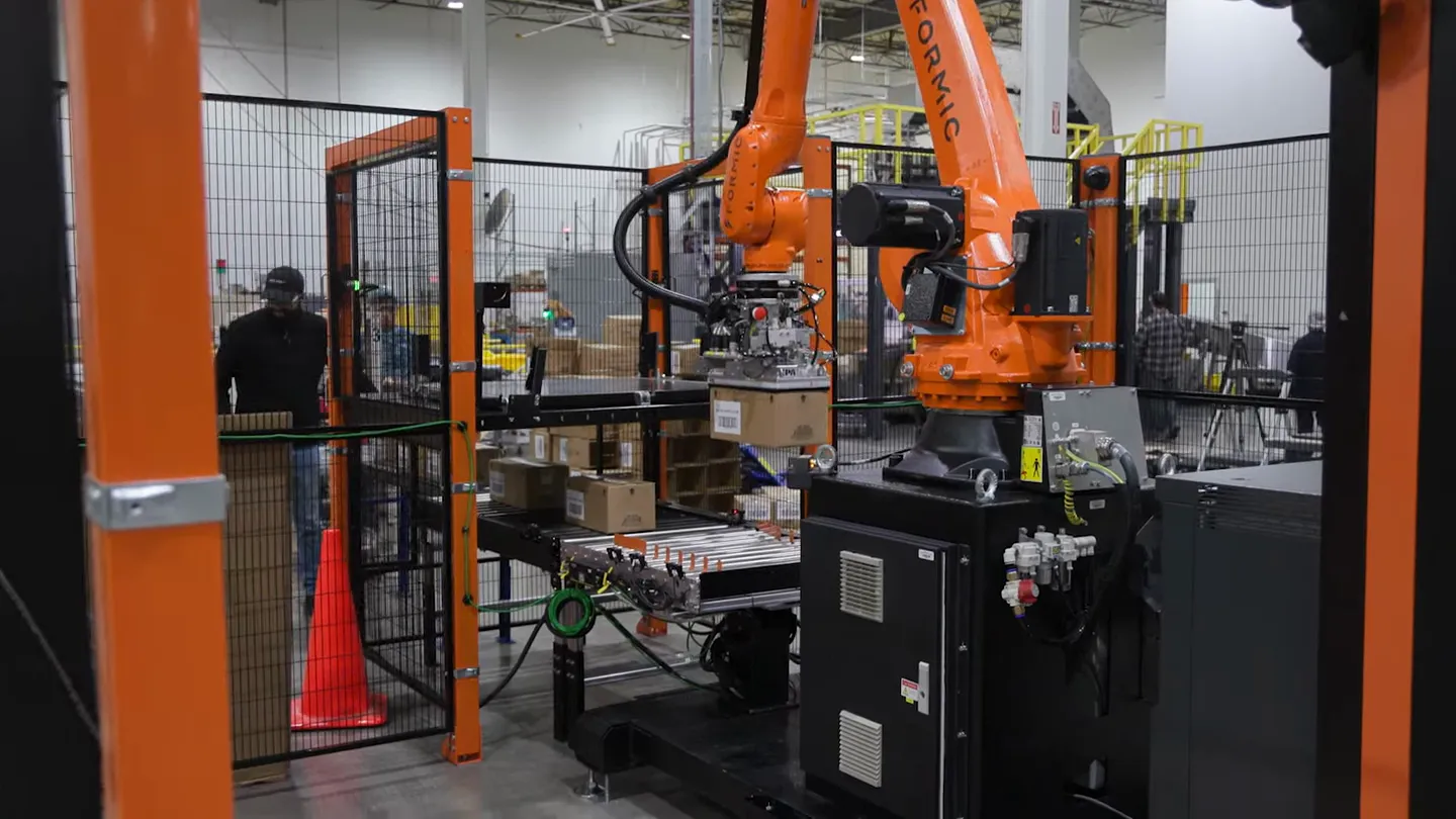Formic Autonomous Mobile Robots (AMRs) for Pallet Handling