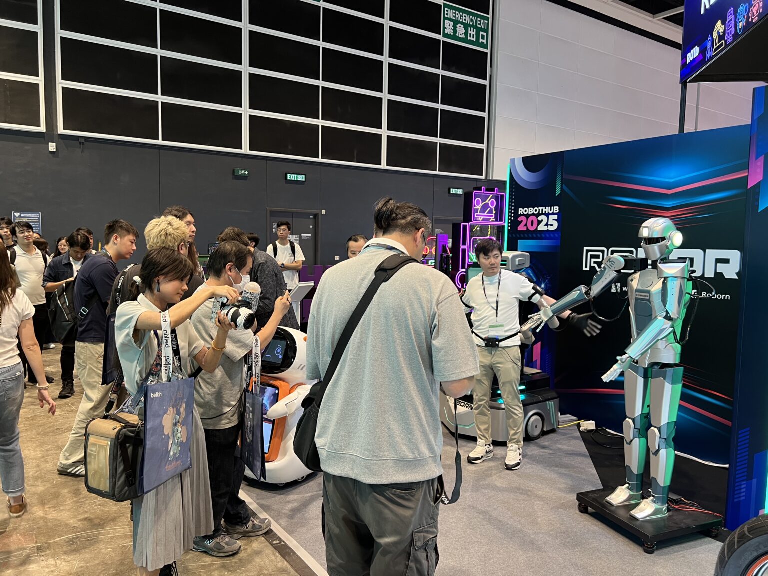Language Learning Social Robot “Joey”
