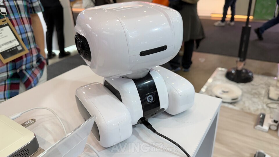 PADBOT - rear three-quarter view