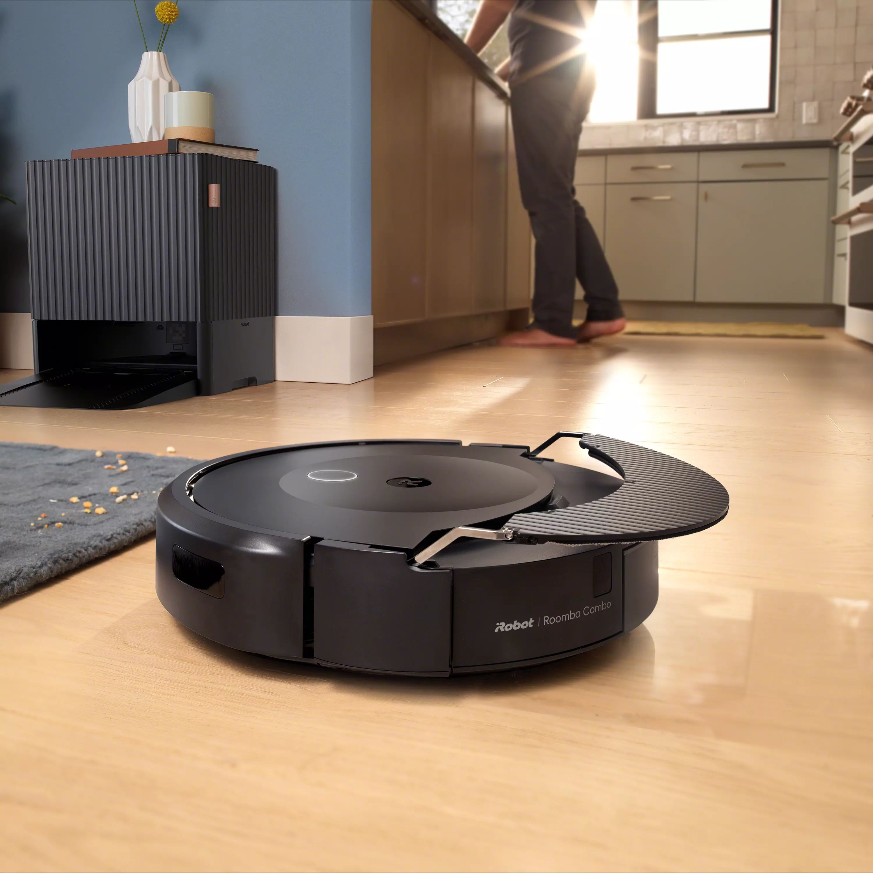Roomba Combo 10 Max robot + AutoWash dock