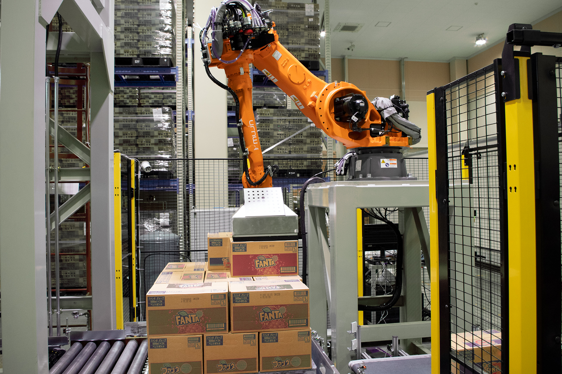 MujinRobot Depalletizer (Space-saving Mixed-load)