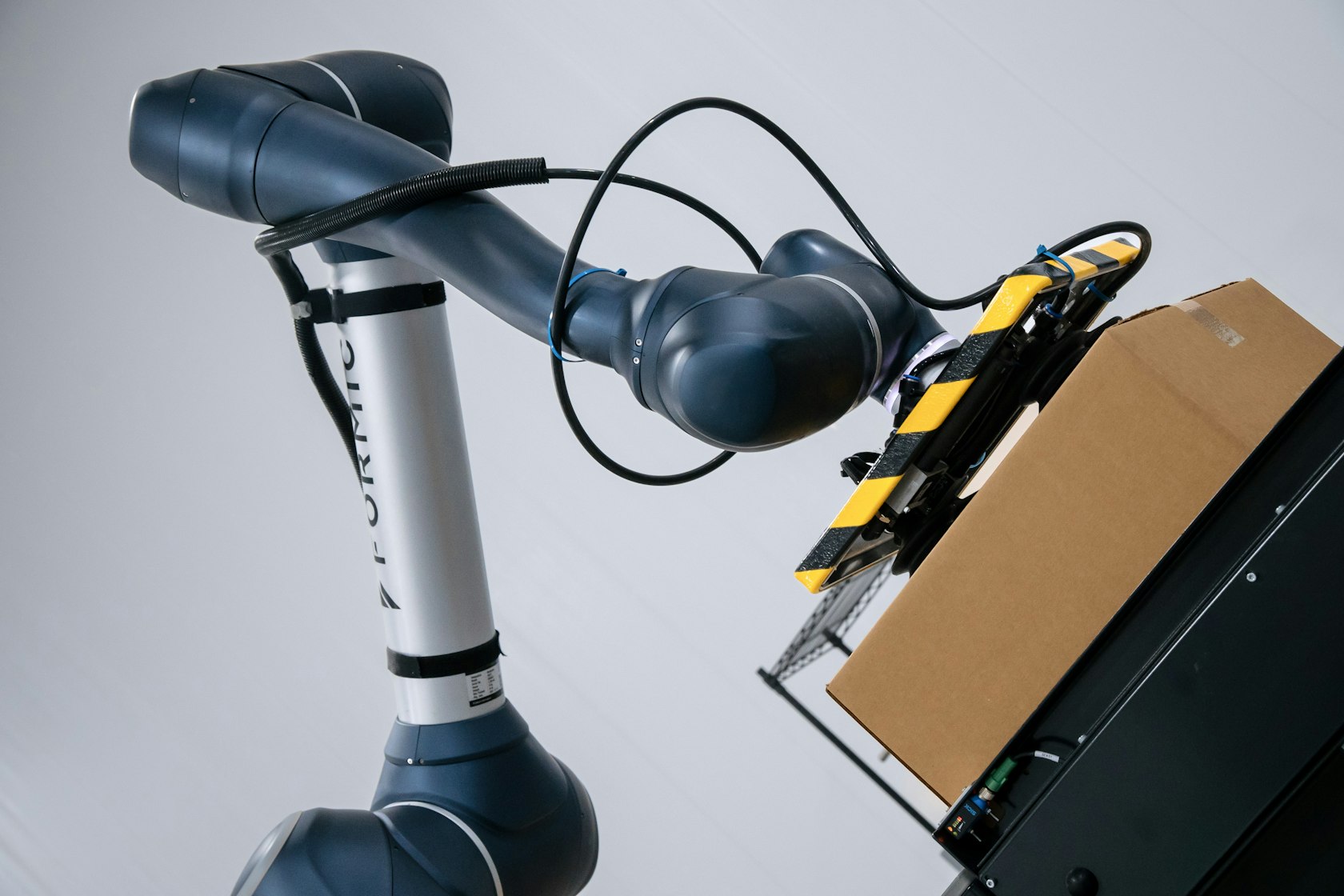Formic Robotic Machine Tending for CNC, Mill & Lathe