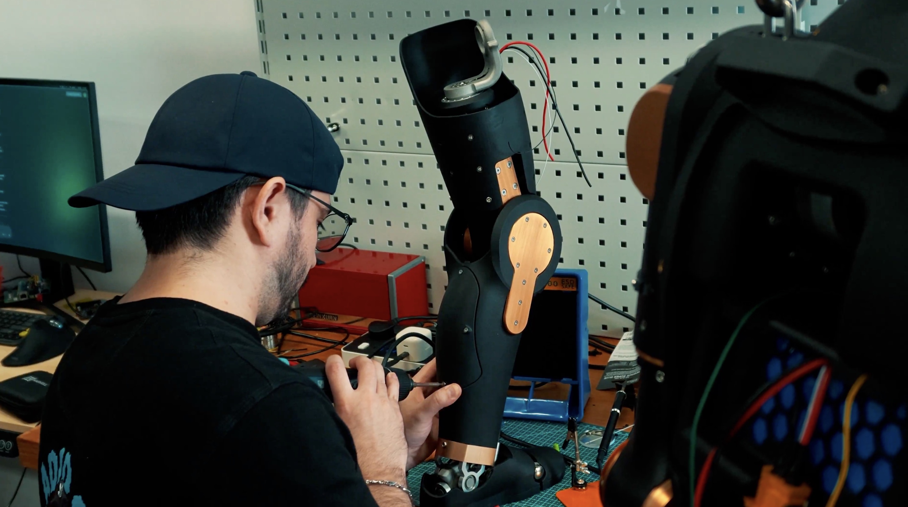 Asimov v0 open-source humanoid legs
