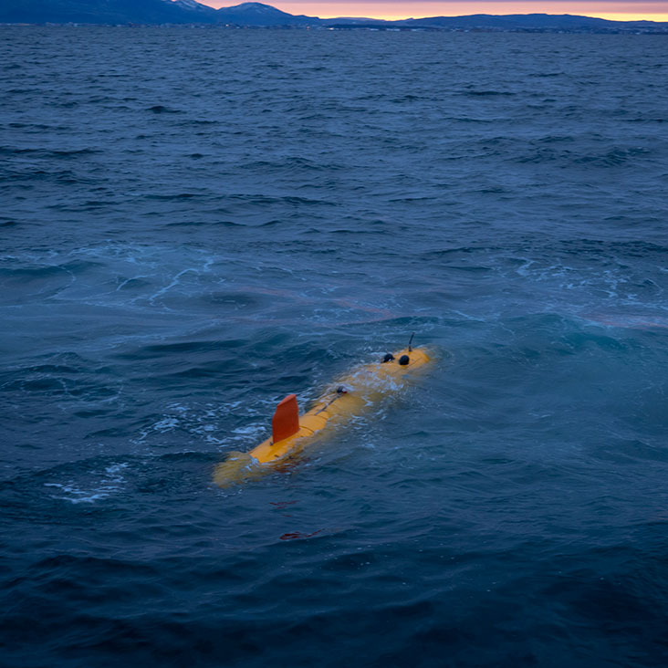 SeaRaptor AUV Dark Water Surface