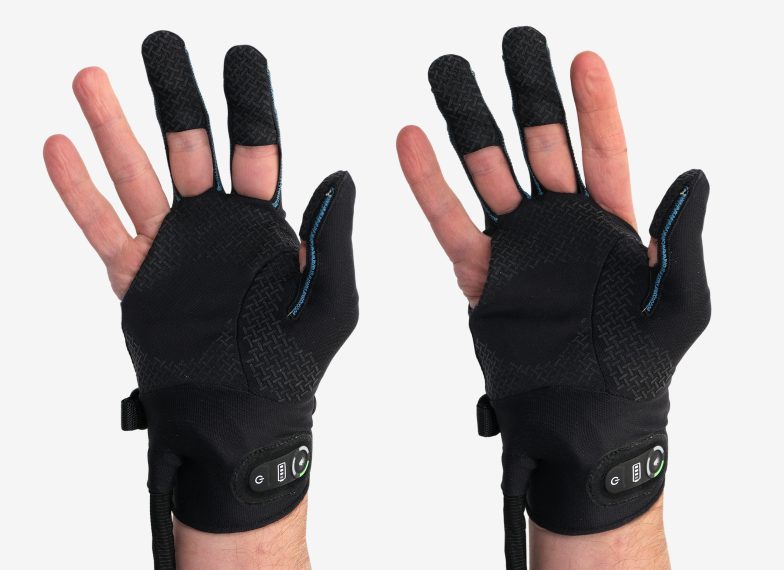 Carbonhand worn on index+middle or middle+ring fingers