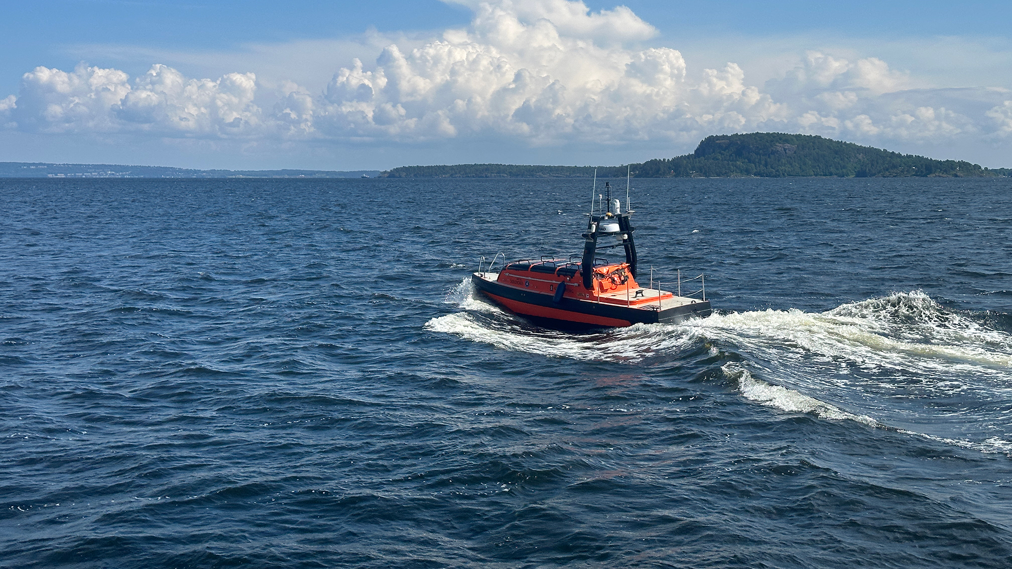 Sounder USV with gondola at sea
