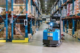Seegrid Tow Tractor S7 AMR